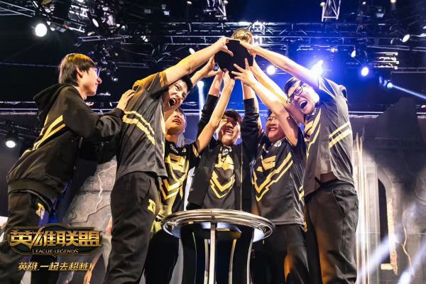 剑指队 调侃RNG年年剑指S赛 剑指队 调侃RNG年年剑指S赛