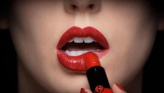 口红及格线 口红及格线